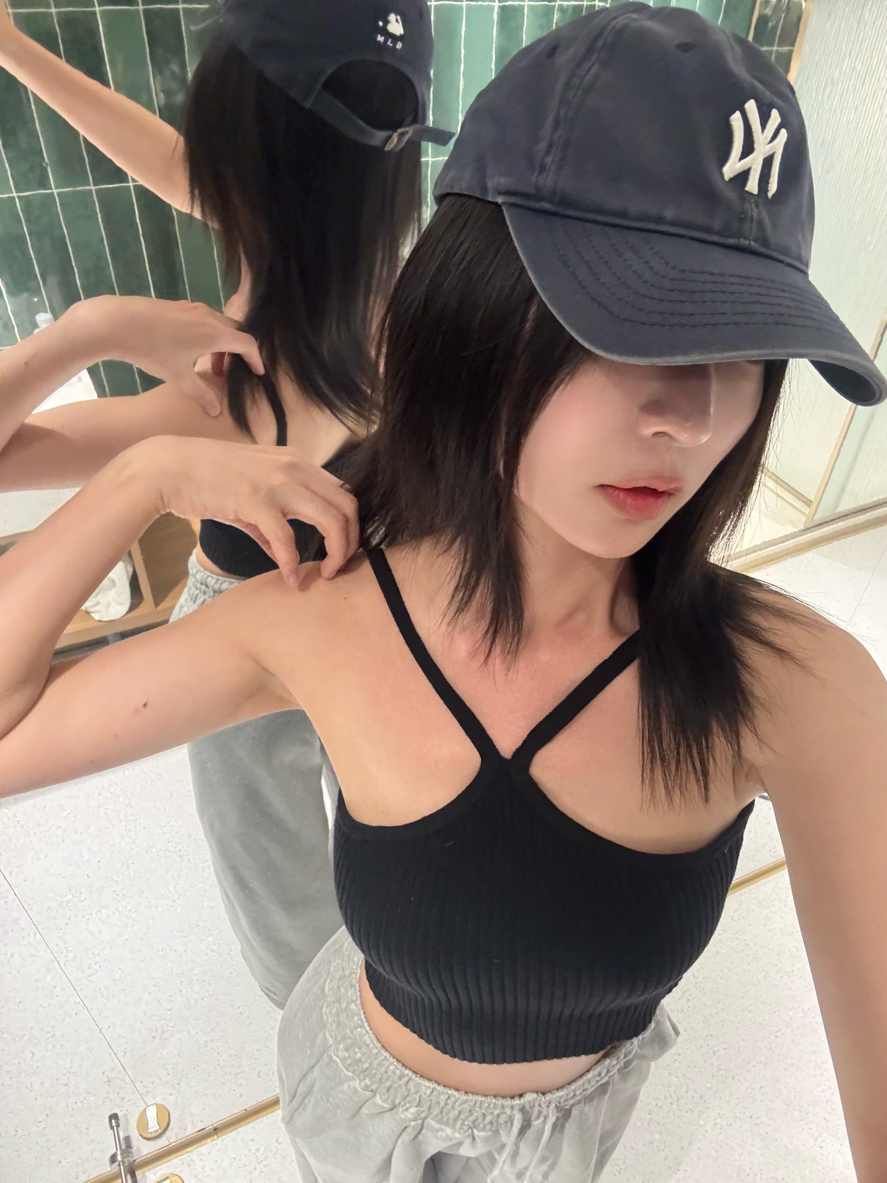 (新貨88折🩷)交叉掛頸直紋Bra top T260209(黑/白/杏/啡)