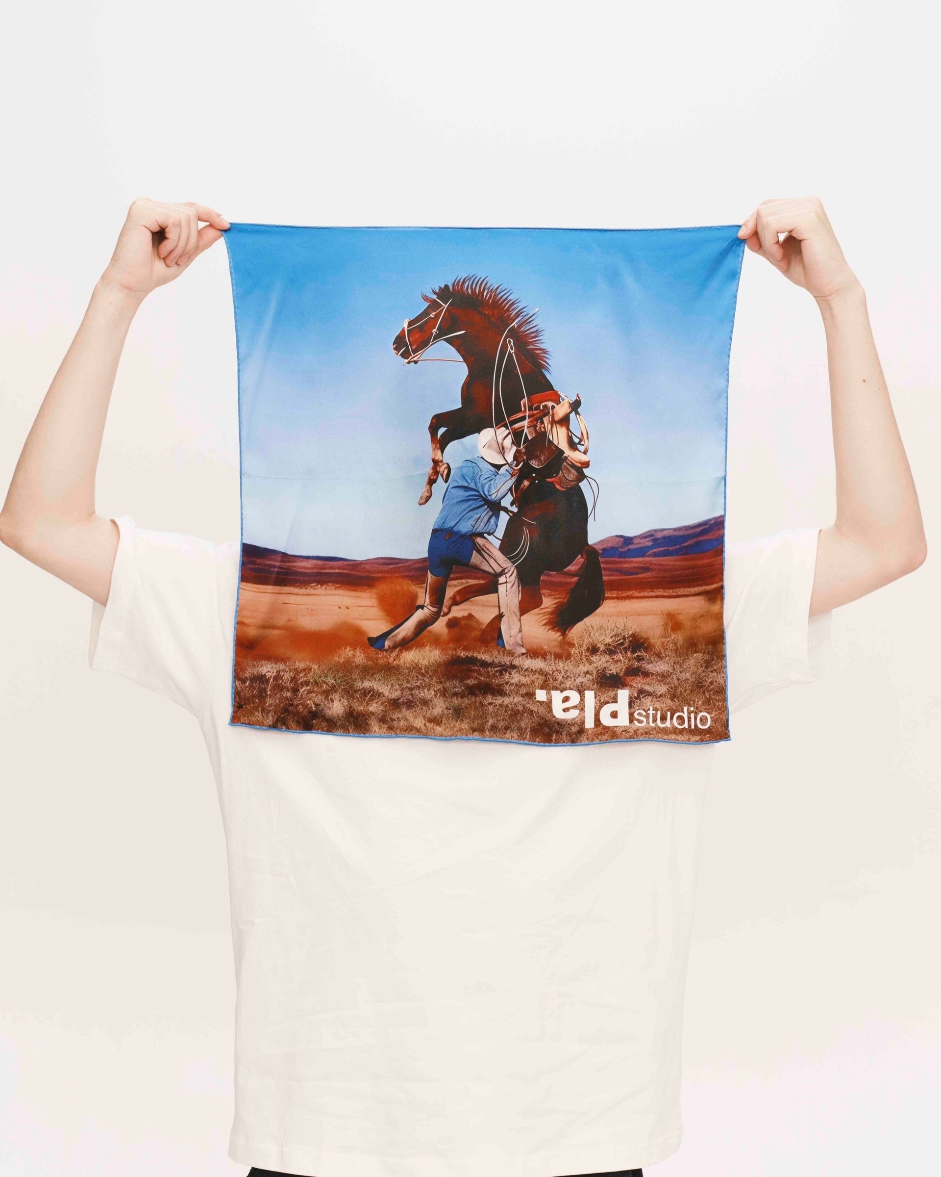 PLATEAU STUDIO｜Silk scarf - horse (Print)