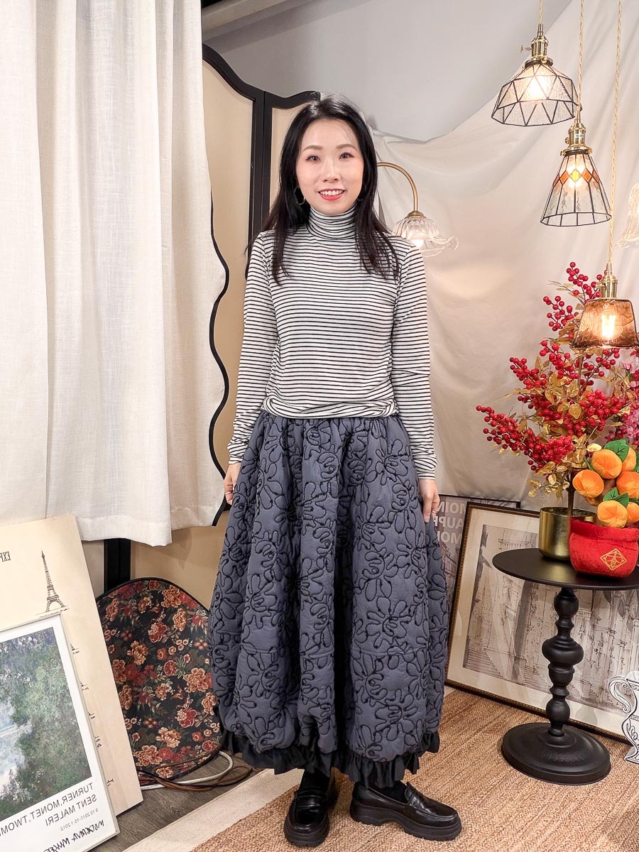 開倉低至半價😱FINALSALE📣 橡根腰．花花刺繡．風褸料 夾棉半截裙 (有袋)【不設退換】