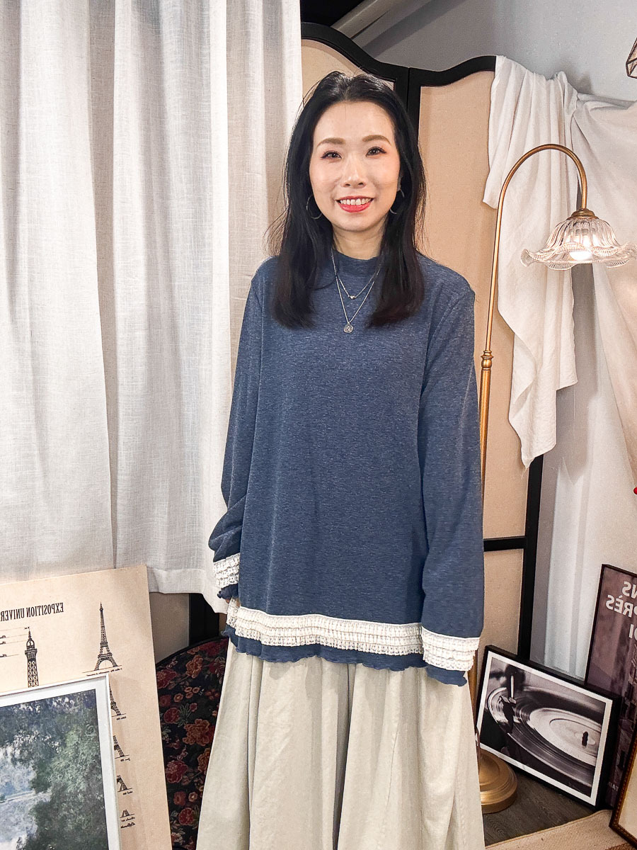 開倉低至半價😱FINALSALE📣 袖口 下擺LACE RUFFLE邊．小企領 薄絨絨料TOP【不設退換】