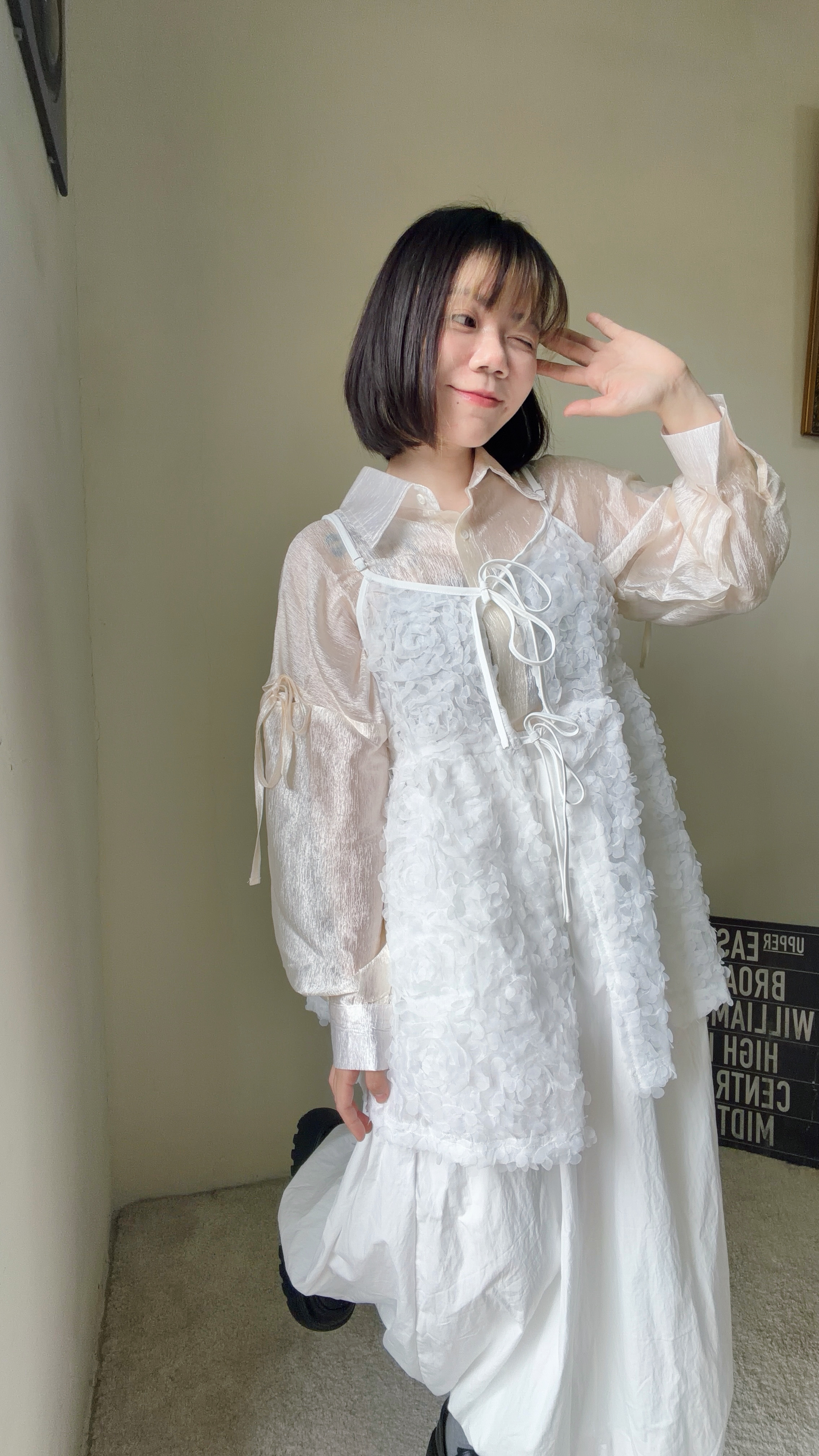 光澤感綁帶短版襯衫