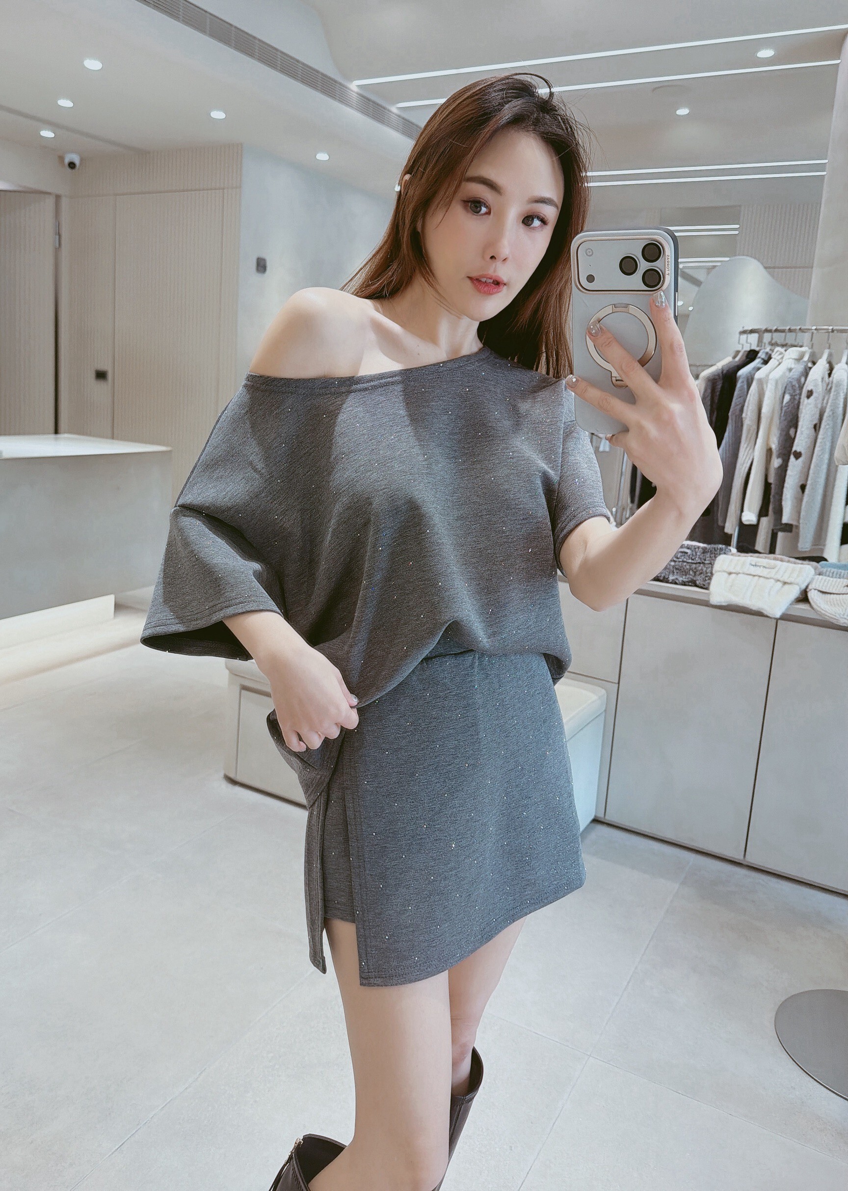 寬領燙鑽棉質衣+開岔燙鑽褲裙