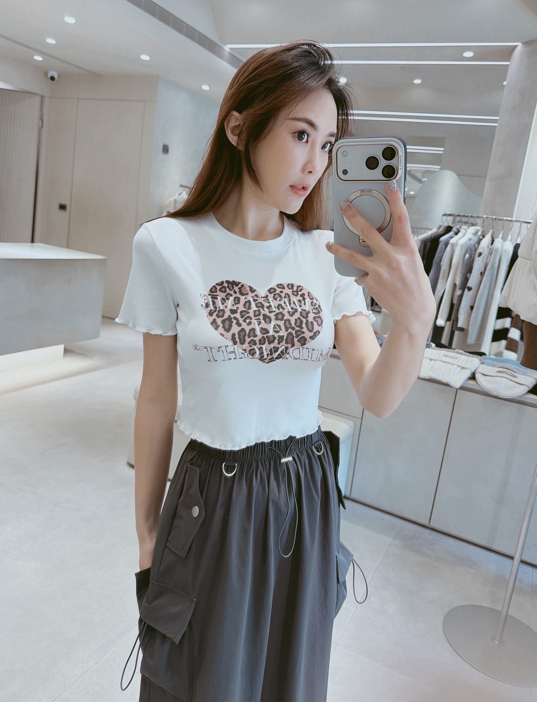 木耳捲邊愛心豹紋短版衣