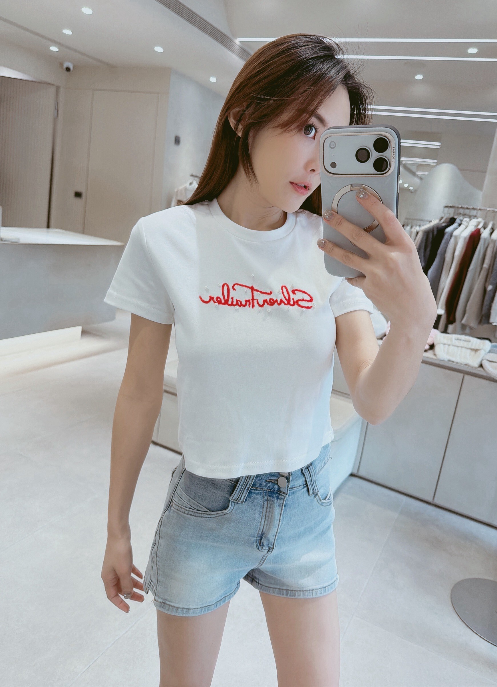 草寫繡字珍珠短版棉質衣