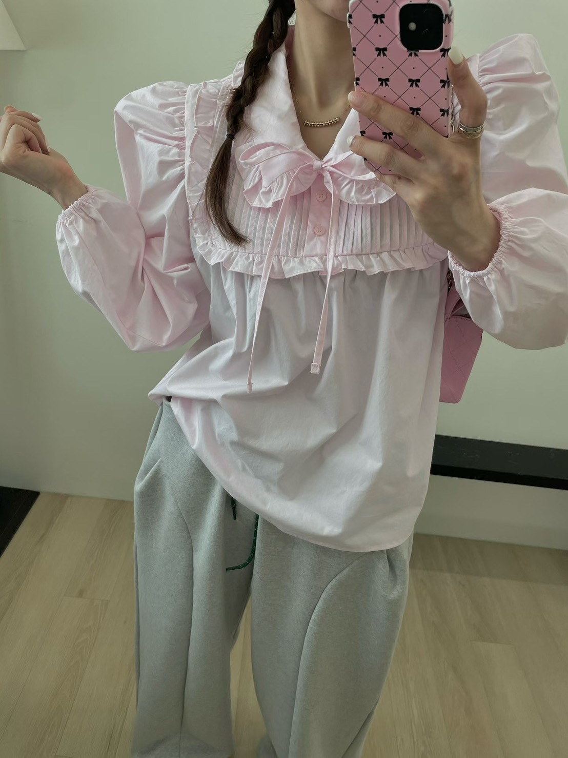 娃娃領綁結公主袖襯衫