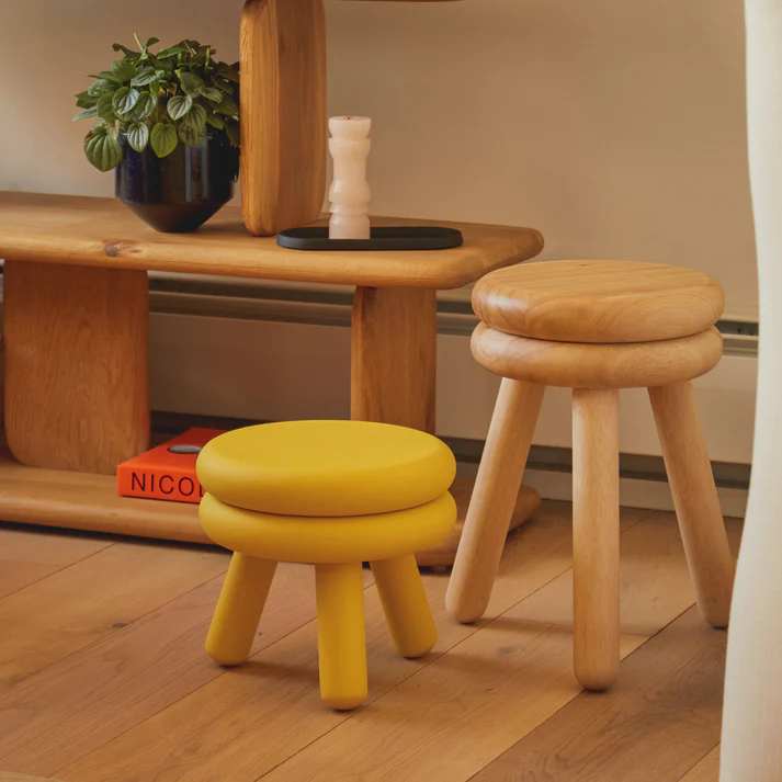 Steven Bukowski-椅凳，有著樸實單純的原木色，以及各式亮麗色彩。做工細膩，觸感尤佳。