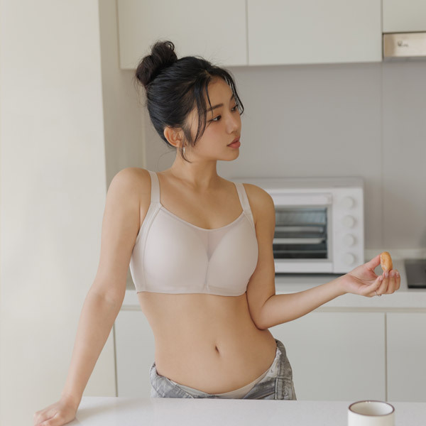 峰鎖盛世☼集中深溝無痕無鋼圈大罩杯內衣 D.E.F.G罩