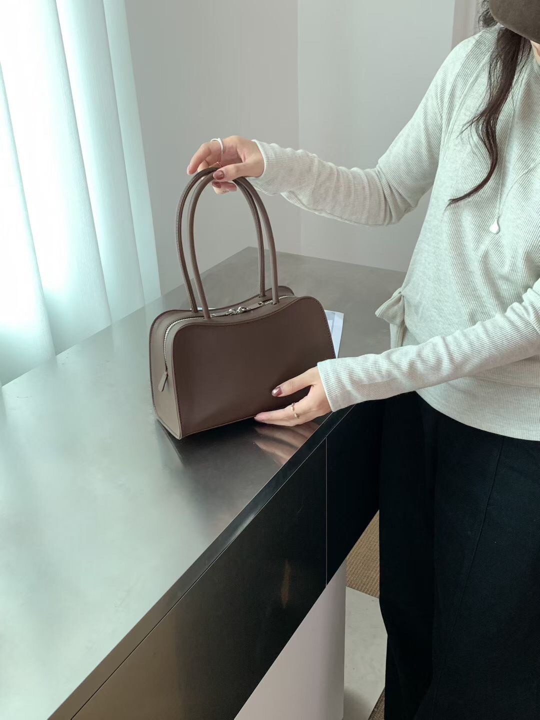 圓弧方塊拉鍊造型肩背法棍包 / 4色