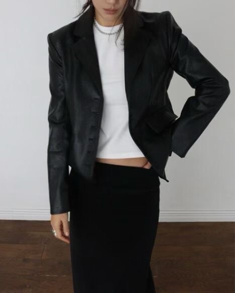 同色系排釦V領PU皮革西裝外套皮衣 / 2色