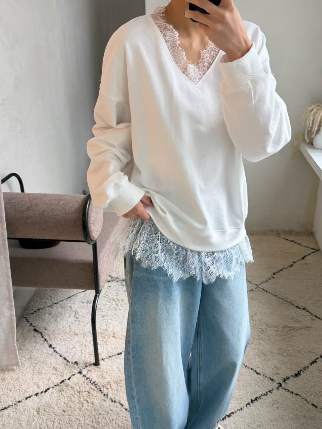 配色睫毛蕾絲假兩件造型V領上衣 / 3色