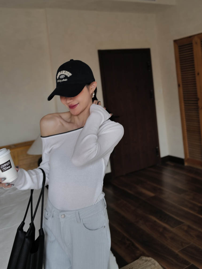 黑領斜肩針織上衣*2色