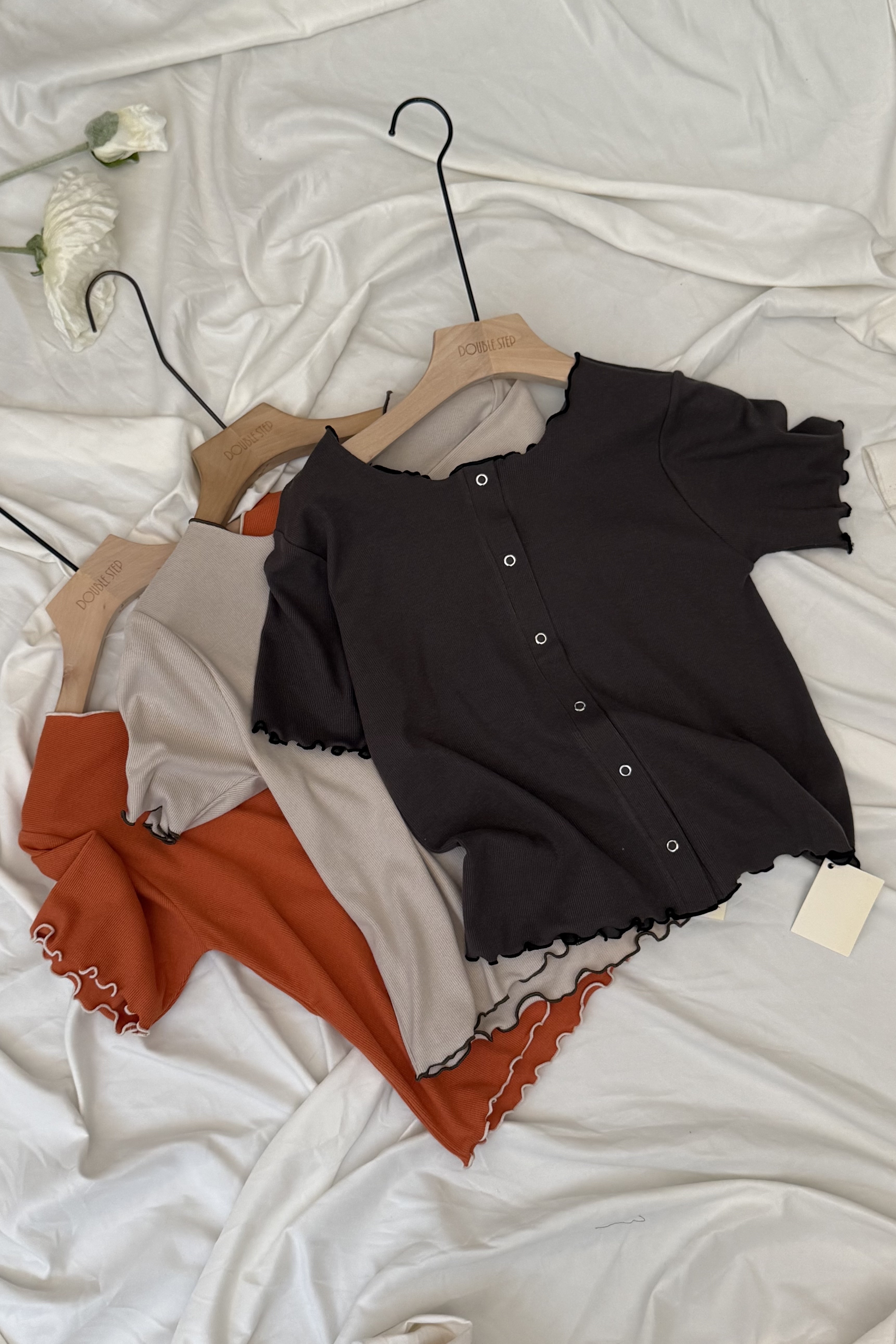 2way! 坑紋卷邊鈕扣上衣 - BL62979