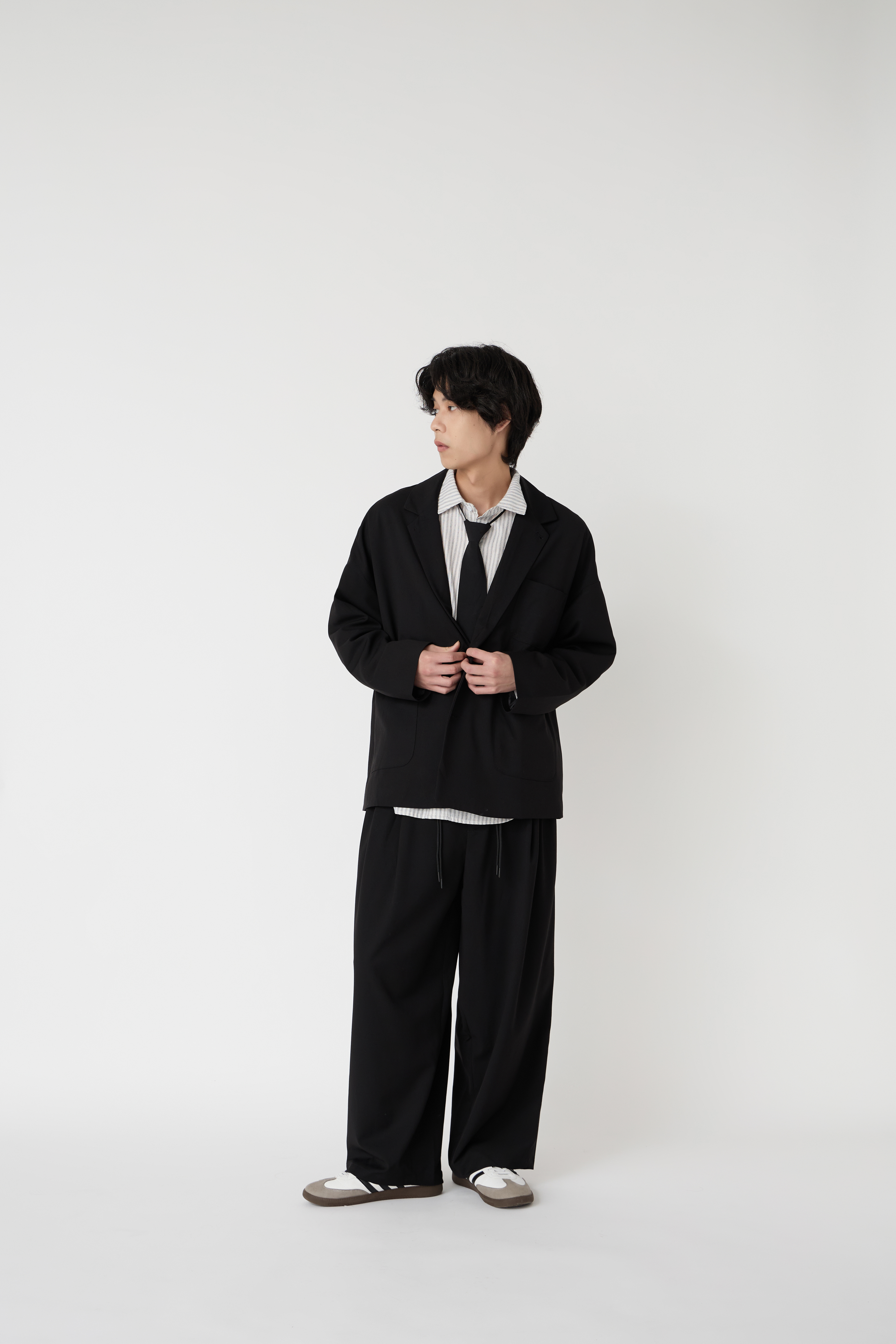 NOIR 闊型口袋西裝外套