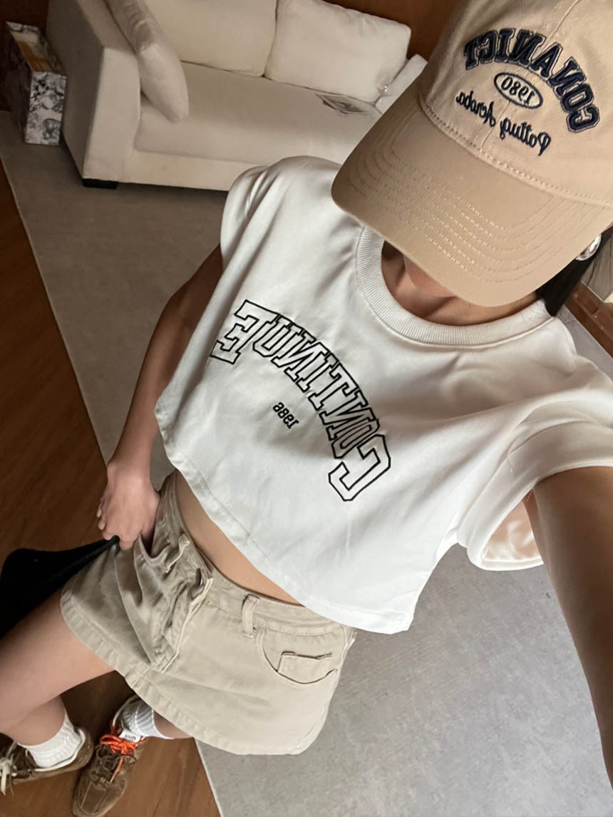 厚磅刺繡字母反摺袖短版上衣*3色