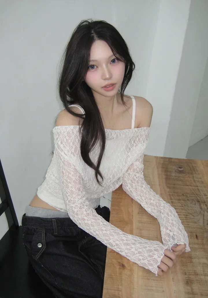 【26/2完8折優惠！優惠預訂】韓國蕾絲一字肩套裝（3色）