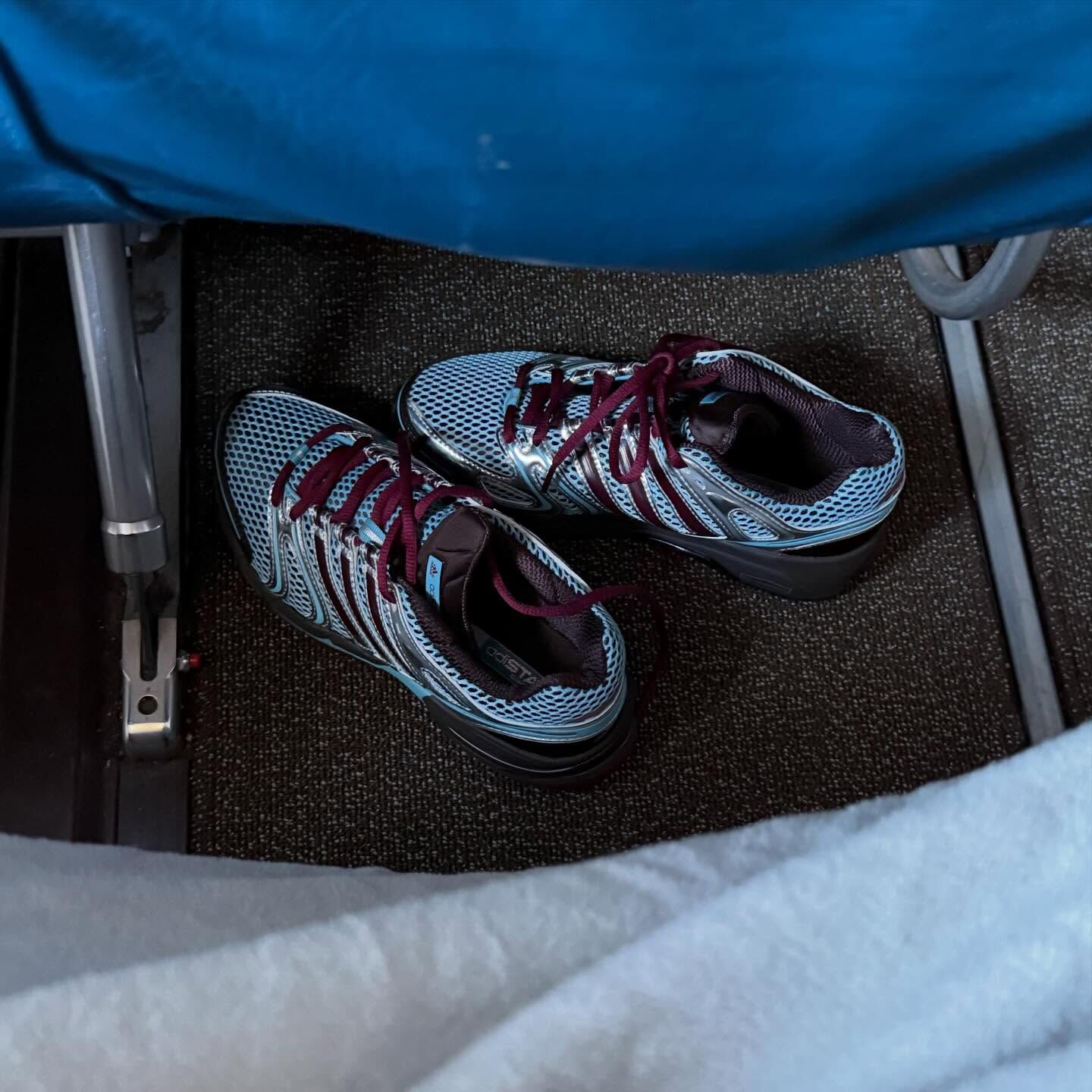 Adidas Adistar Control 5 日本限定 黑銀 水藍  勃根地酒紅 復古 慢跑鞋 KJ8804