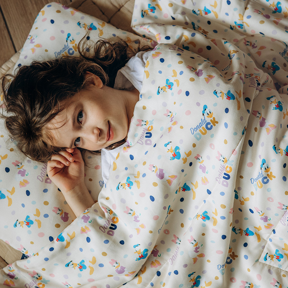 La Millou波蘭 竹纖涼感被(140x110cm)｜抗菌被｜無流蘇簡約質感｜唐老鴨系列_歡樂圈圈篇