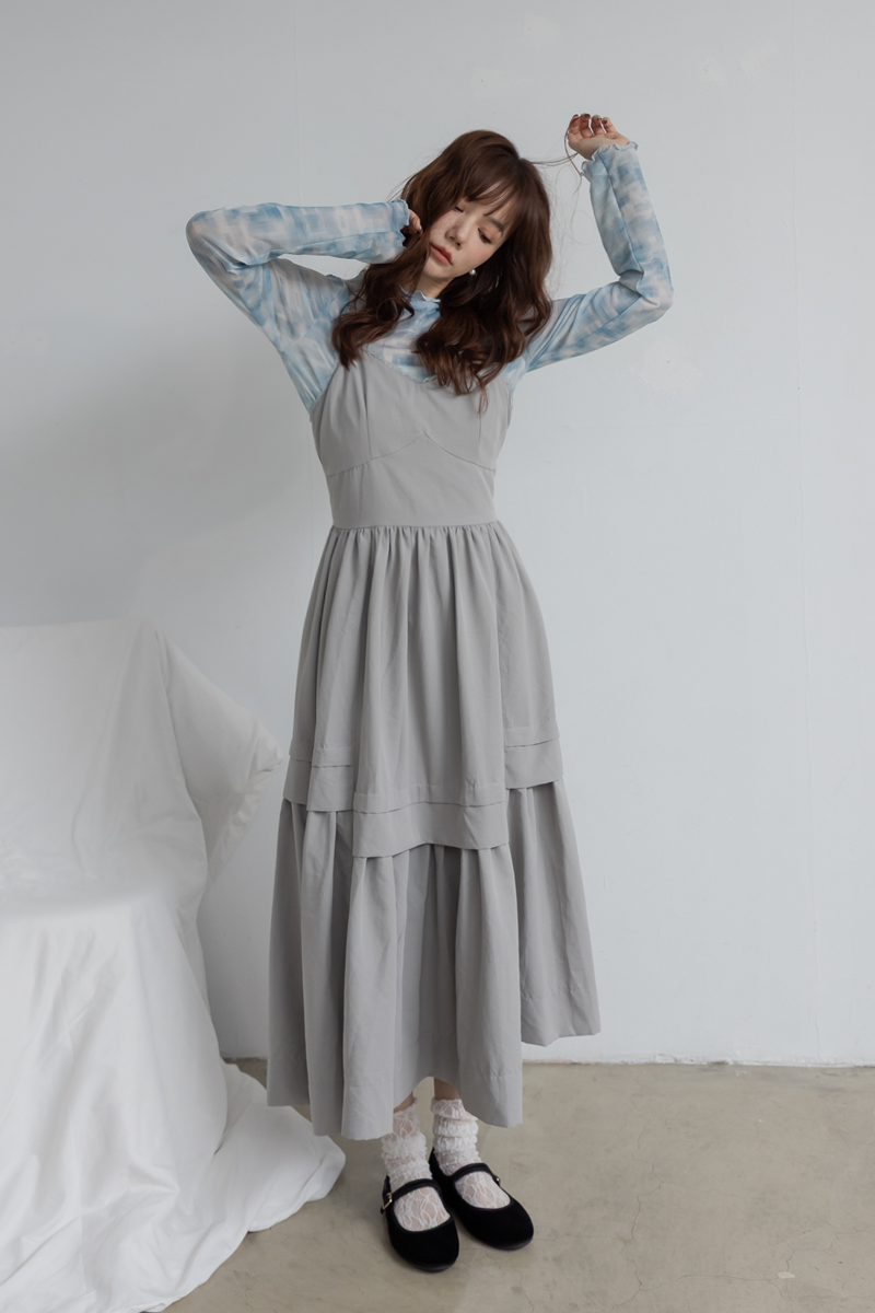 不對稱剪裁下襬抓褶吊帶洋裝