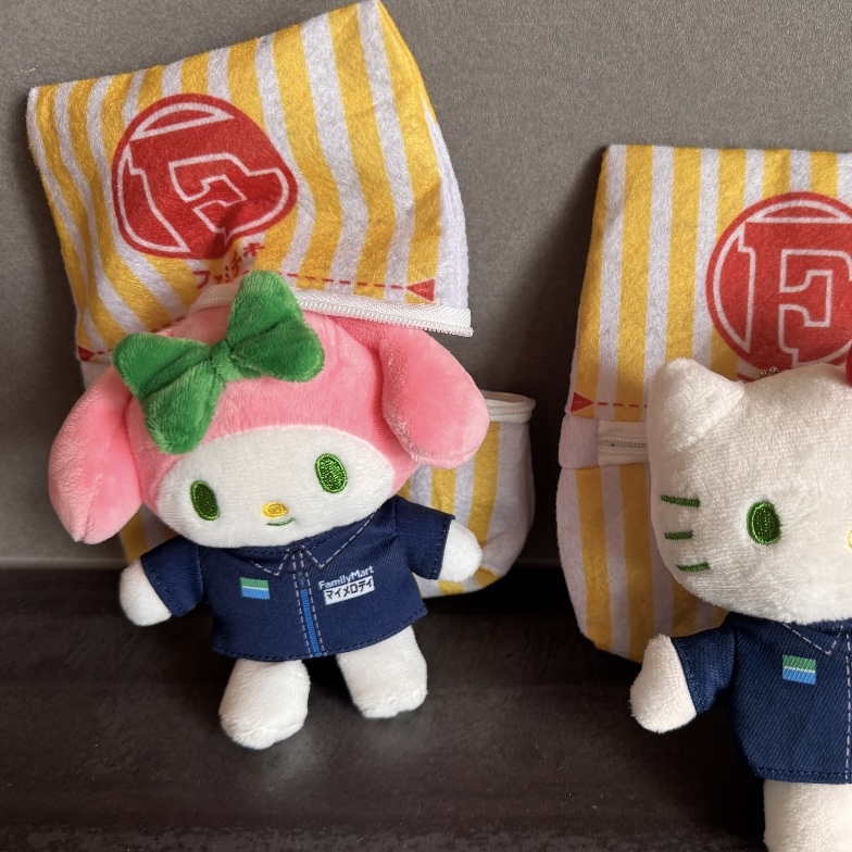 SANRIO X FAMILY MART 三麗鷗 全家店員 第一彈 聯名炸雞 FAMICHIKI 絨毛吊飾 日本限定