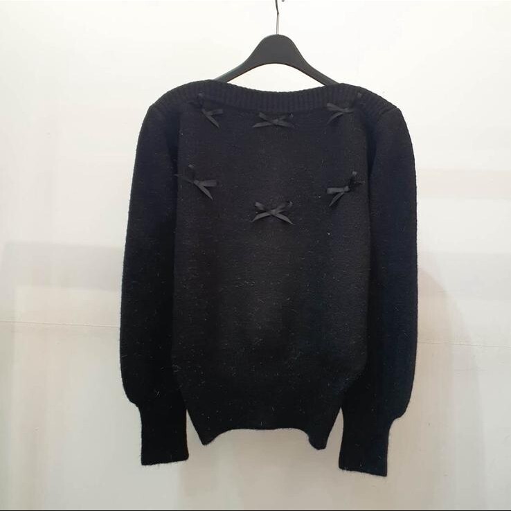 V28 胸41-47 長23.5 $359 (一口價)