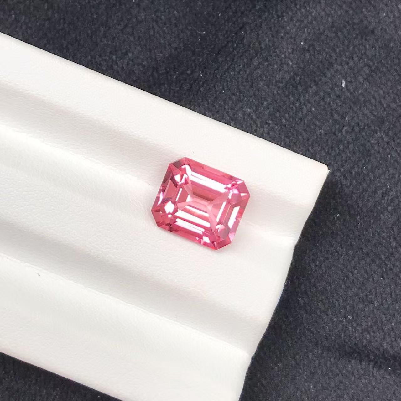 頂級vivid｜裸石｜櫻花粉碧璽