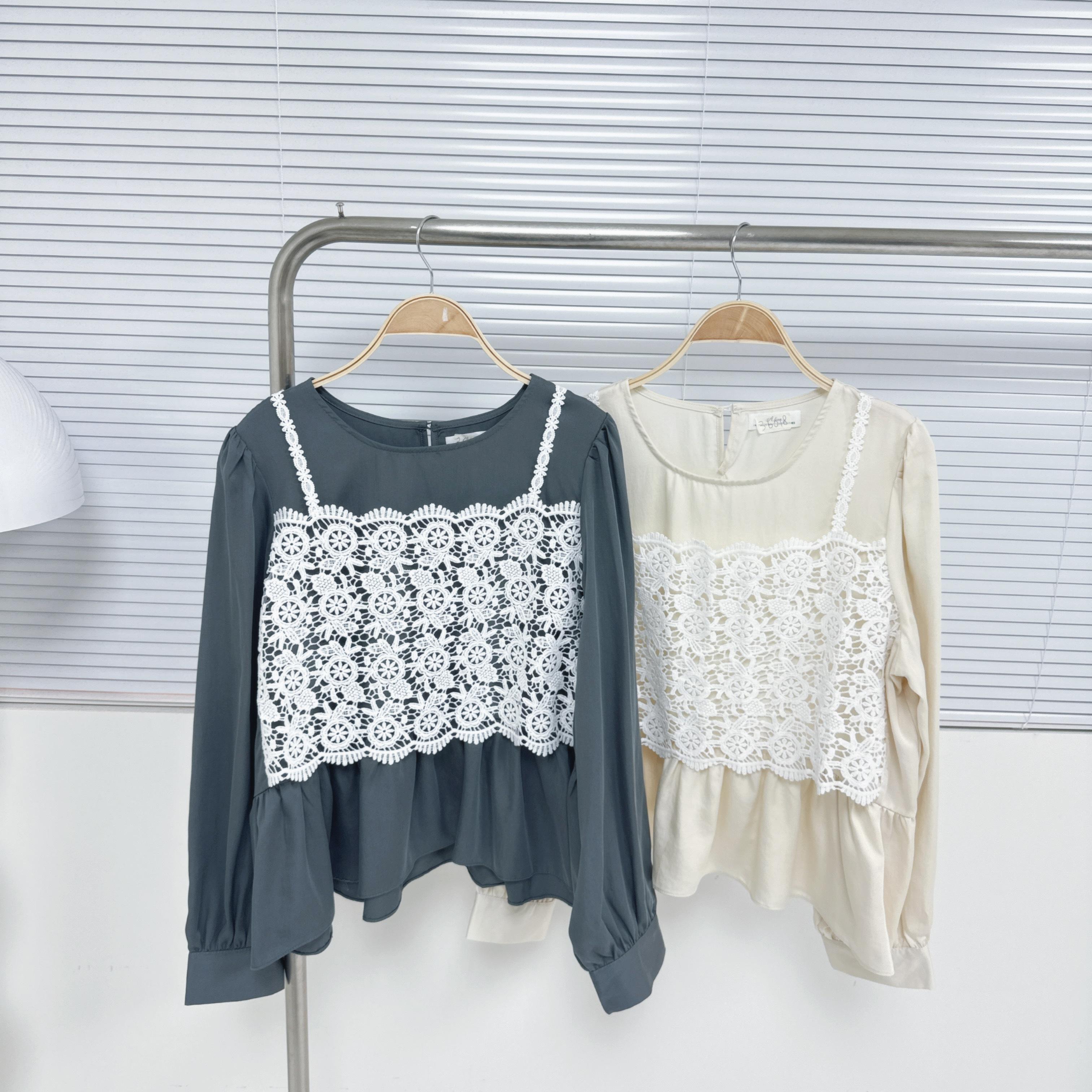 【廠家制】吊帶通花長袖TOP