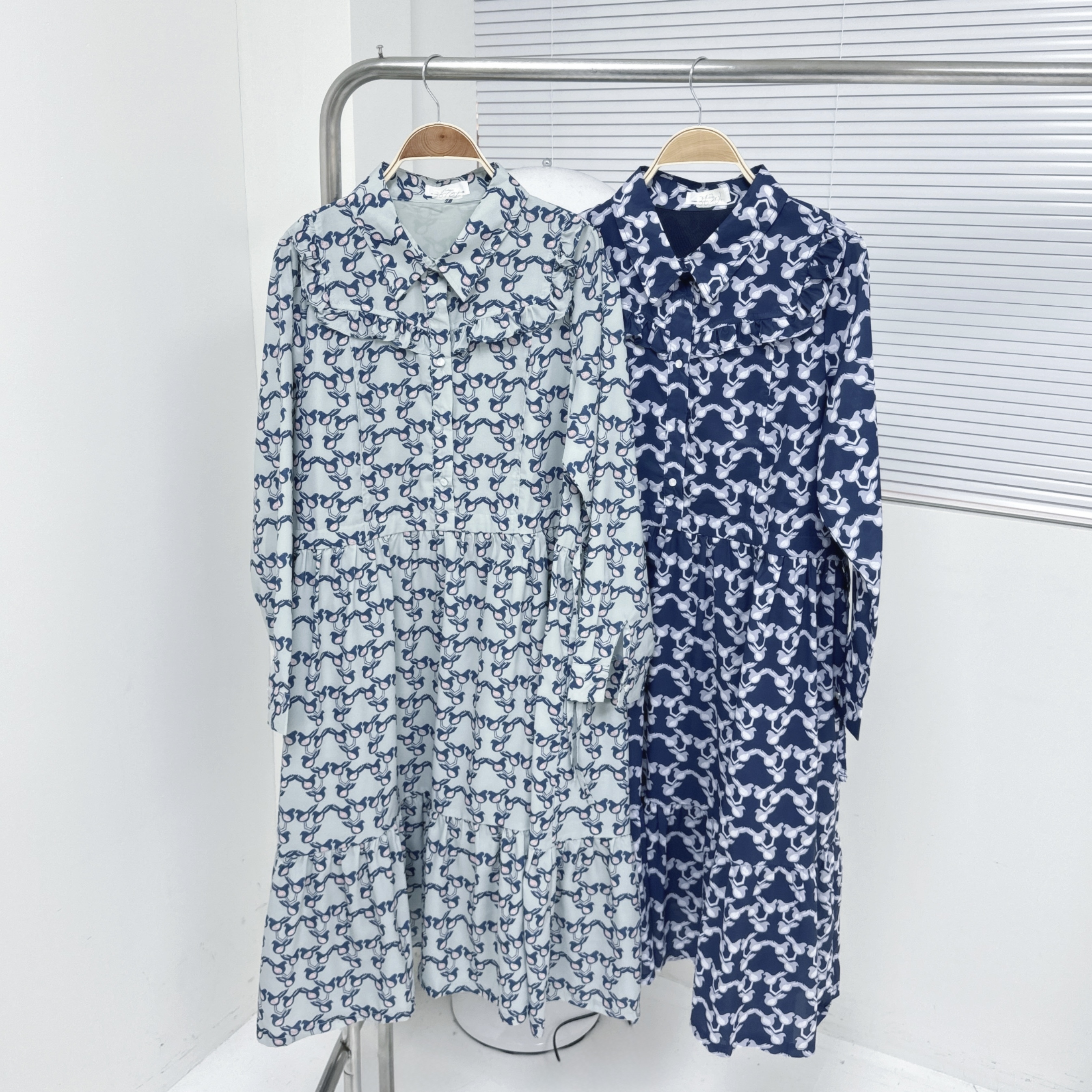 【廠家制】腰索繩半鈕扣印花長袖OPS