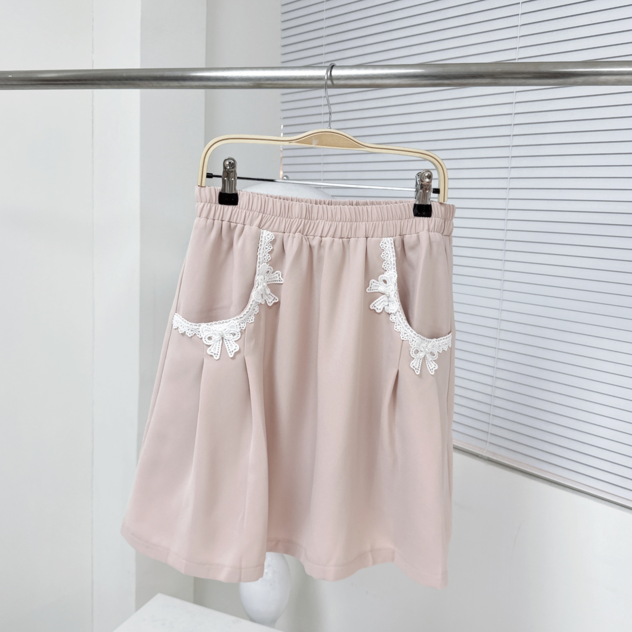 【廠家制】通花蝴蝶結短裙褲