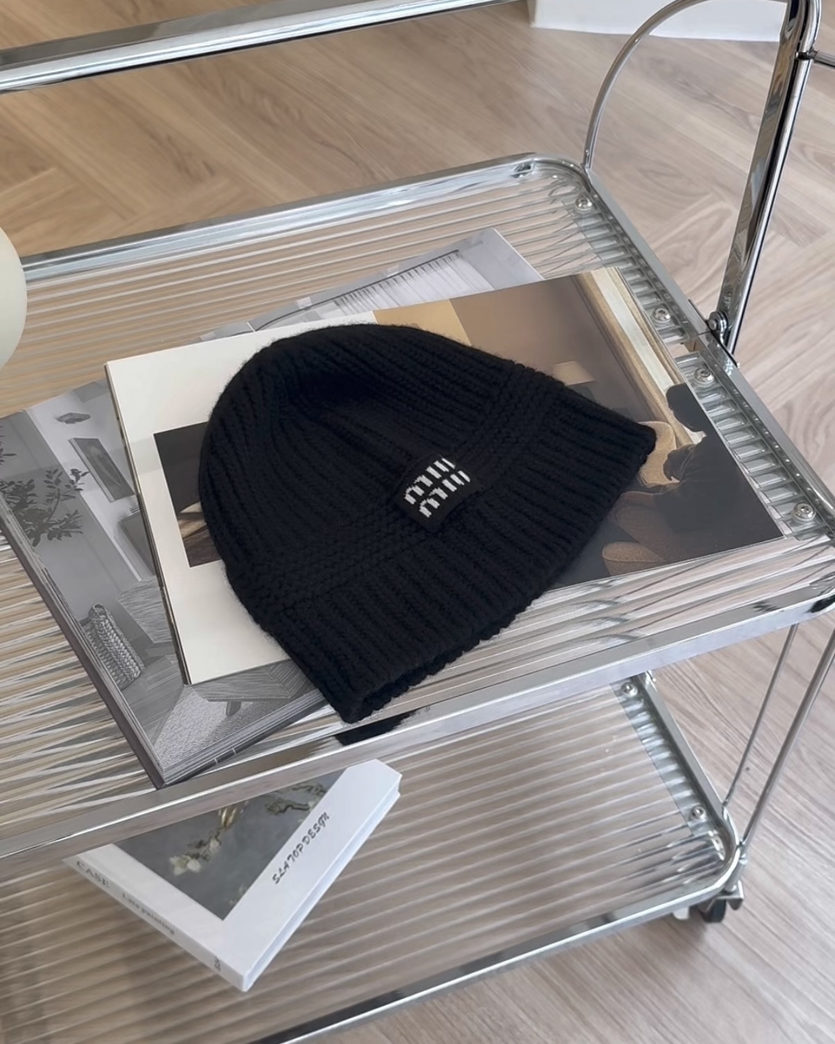 MIUMIU｜標徽針織毛帽 黑色