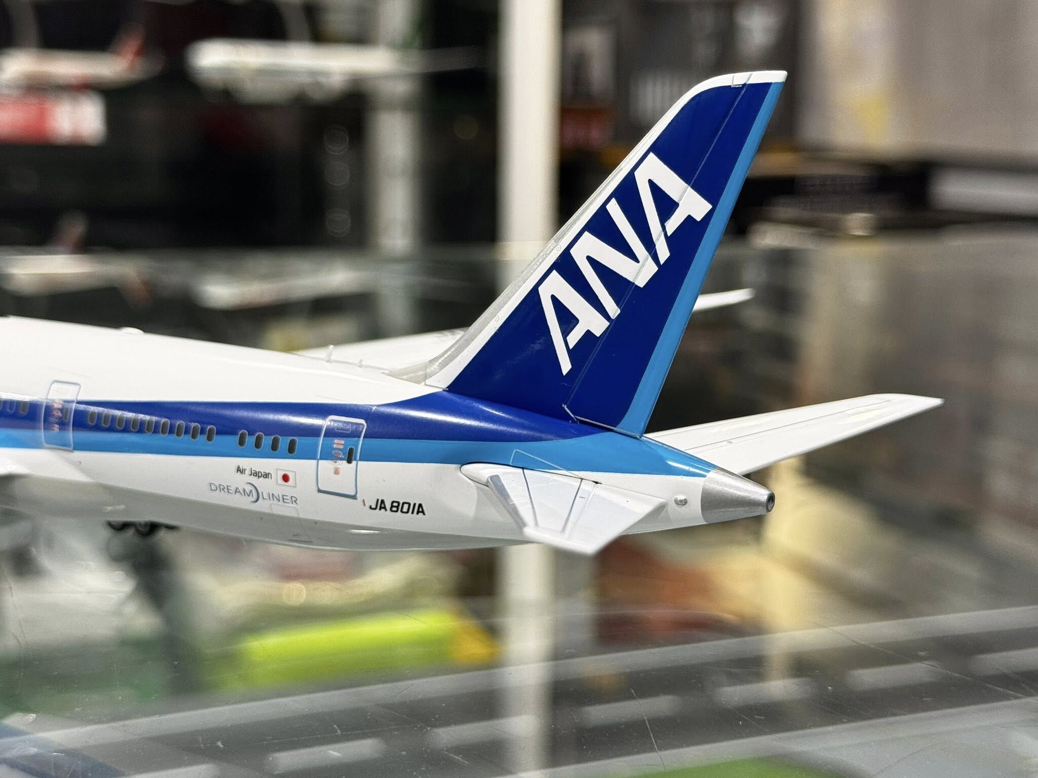SQ Wings 1/200 全日空ANA B787-8 機編:JA801A