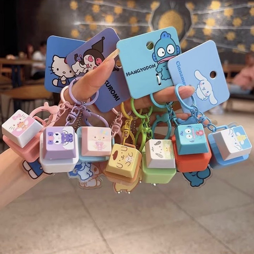 【OWN】Sanrio 三麗鷗 韓國限定 按鍵 鍵盤 吊飾 鑰匙圈 共7款 布丁狗 大耳狗 帕恰狗 HelloKitty 美樂蒂 庫洛米 人魚漢頓