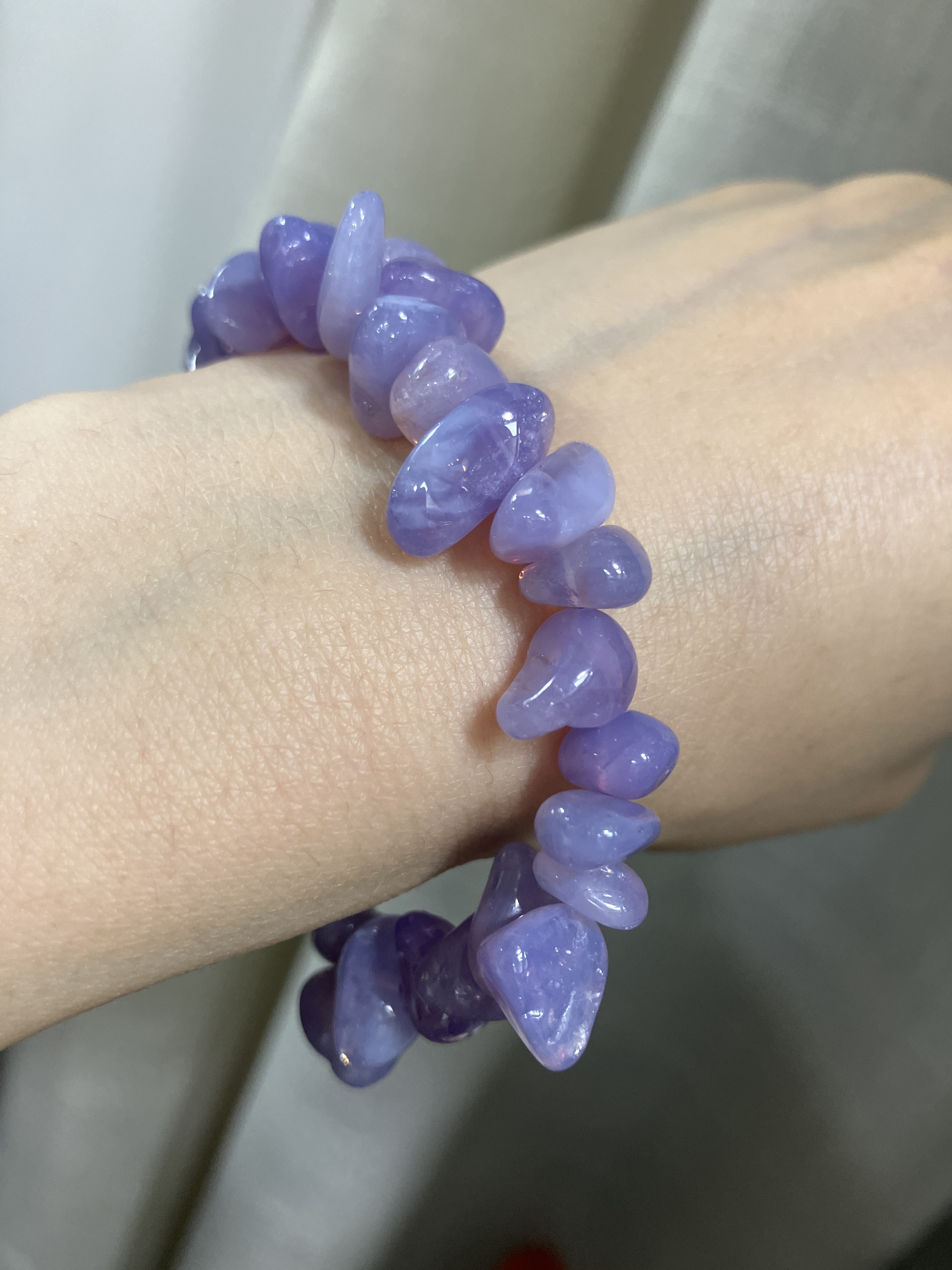 260219 - A46 熒光紫玉晶隨型手串（大）