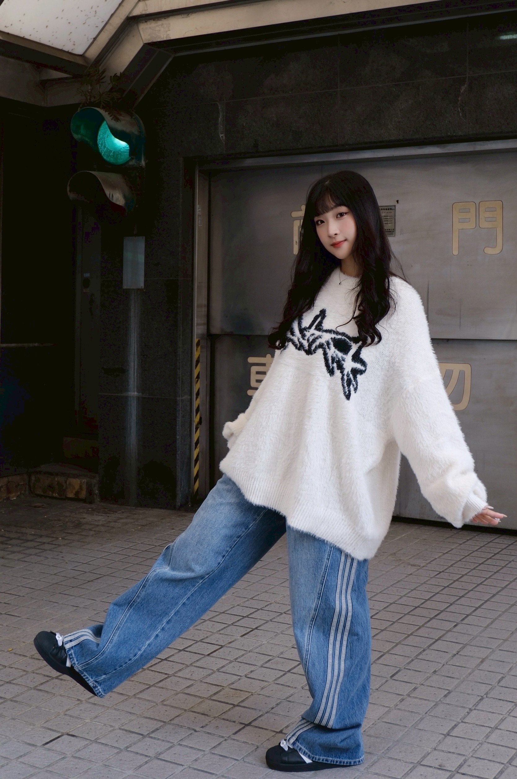 <快速出貨> 電綉圖馬海毛 寬鬆 針織衫