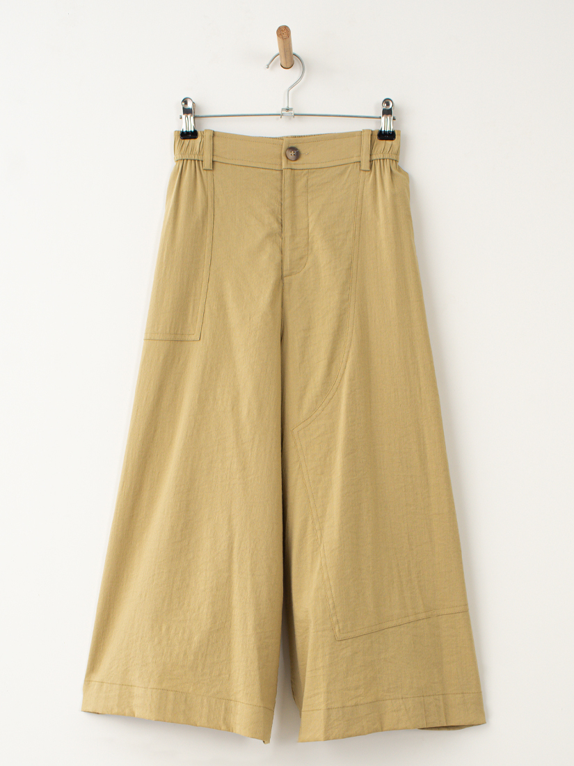 剪接不對稱八分工裝寬褲