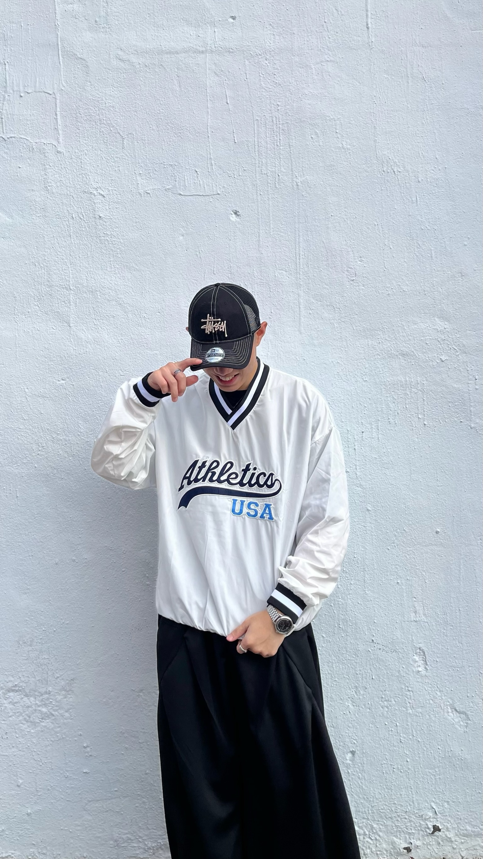 美式Ｖ領刺繡USA 大學Tee ( 3colors )