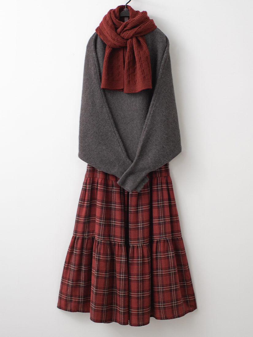 一字領連袖針織上衣格紋法蘭絨蛋糕長裙組合