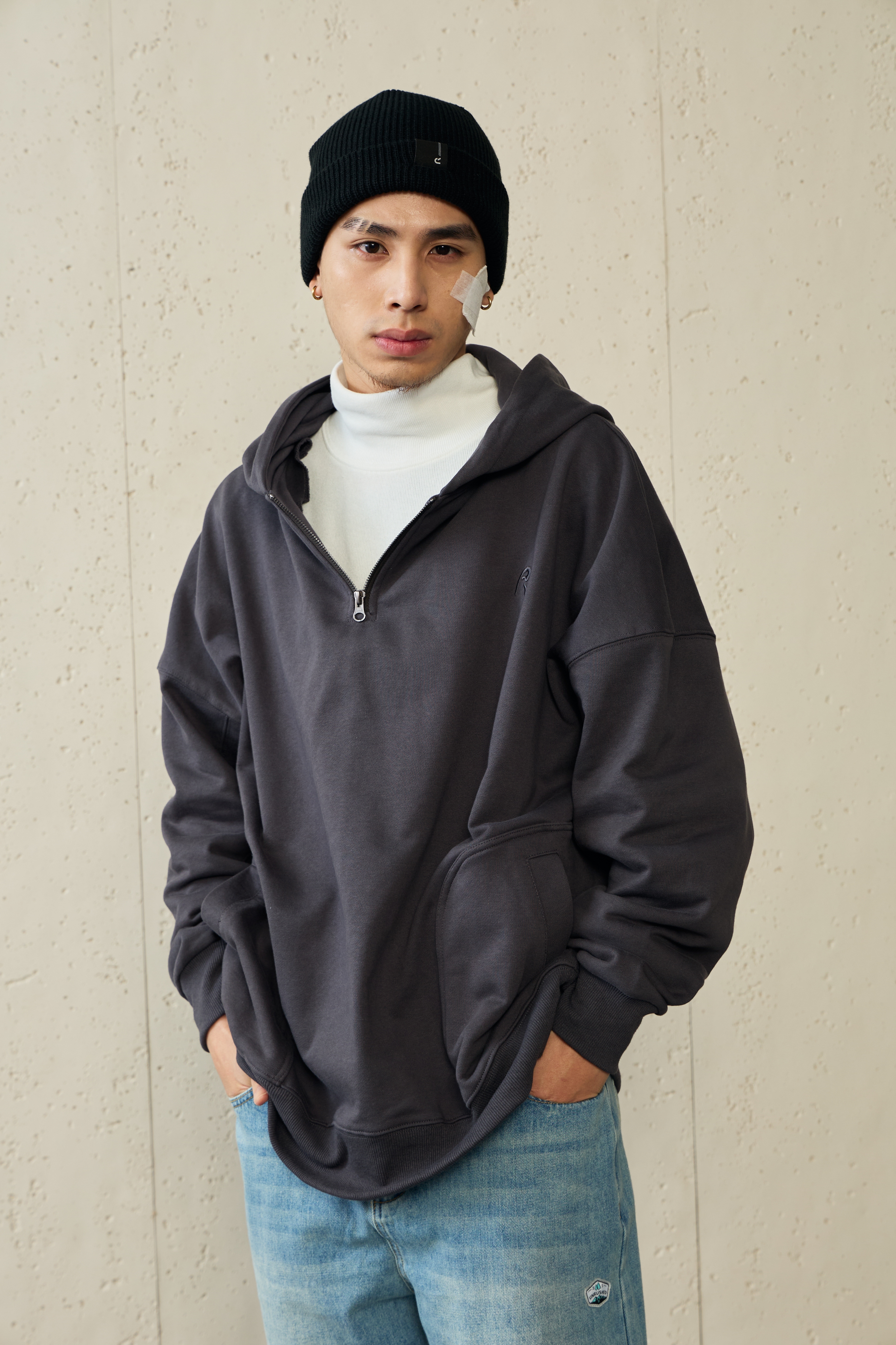 NOIR 拉鍊開襟式帽TEE