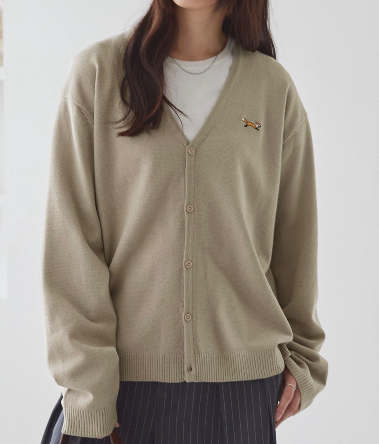 【預購】JN022505 Penneys 小狐刺繡 V 領針織開襟衫