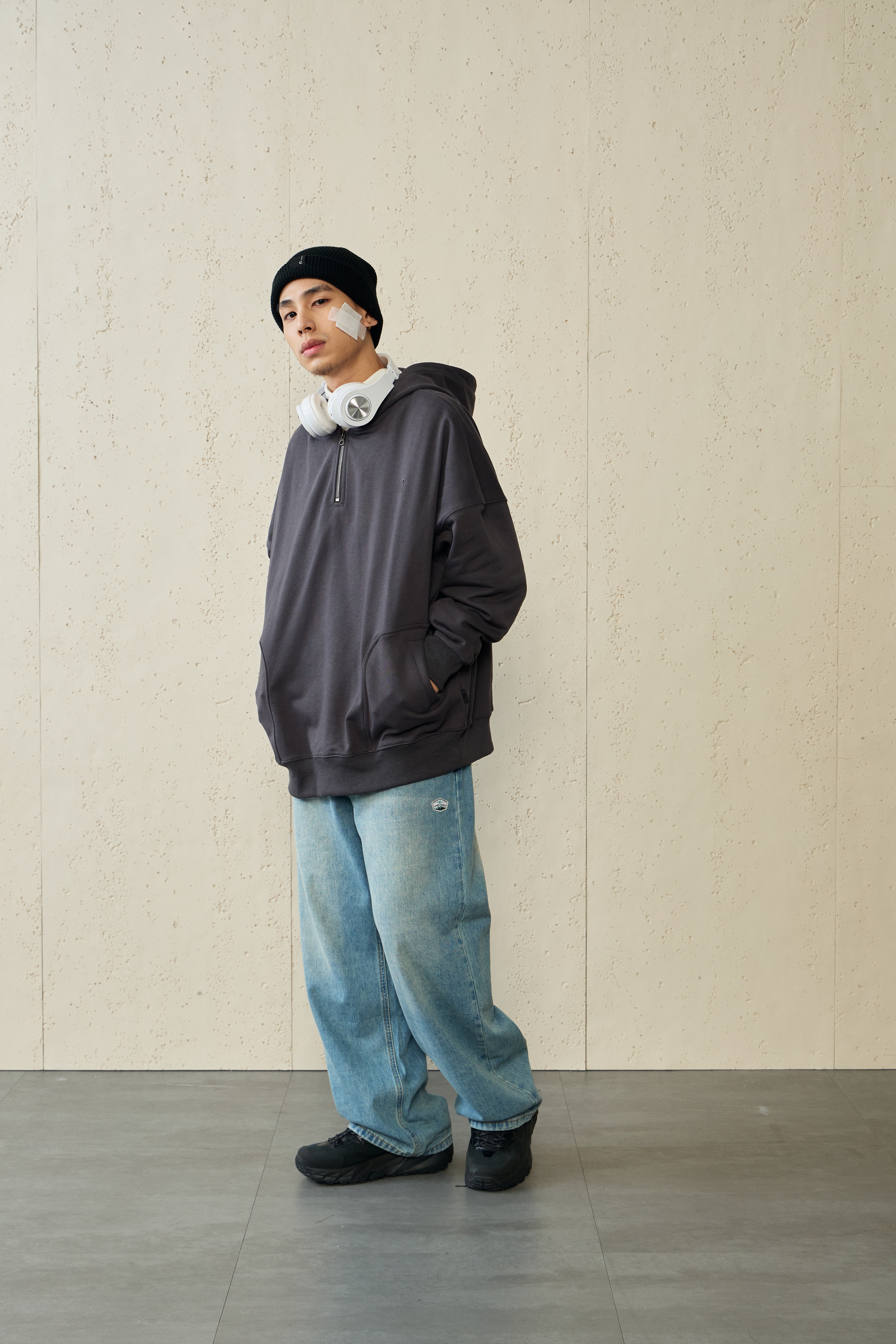 NOIR 拉鍊開襟式帽TEE