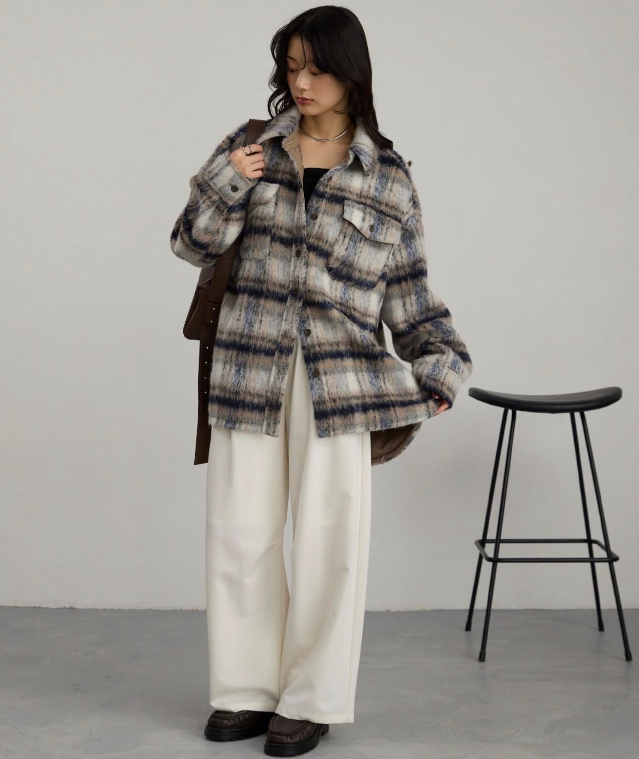 【預購】JN022507 MONO-MART 長毛絨格紋落肩襯衫外套