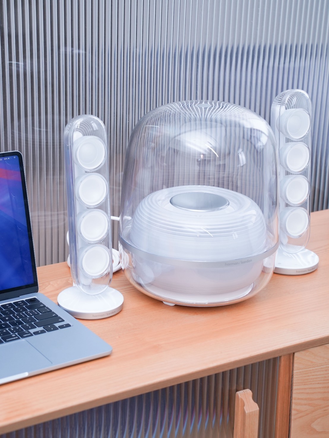 <國外折扣> HARMAN KARDON AURA STUDIO 4 哈曼卡頓 四代 水母音響 白色