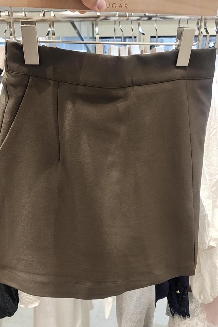 S24 腰26-34  hip 21長15.5 $339 (一口價)