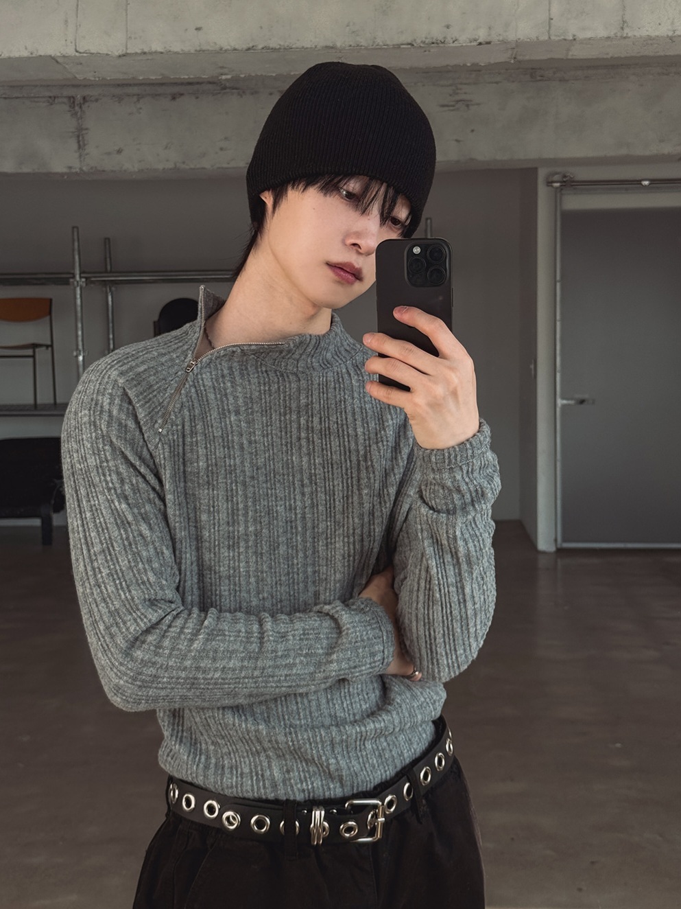 肌肉羅紋側拉鍊針織衫