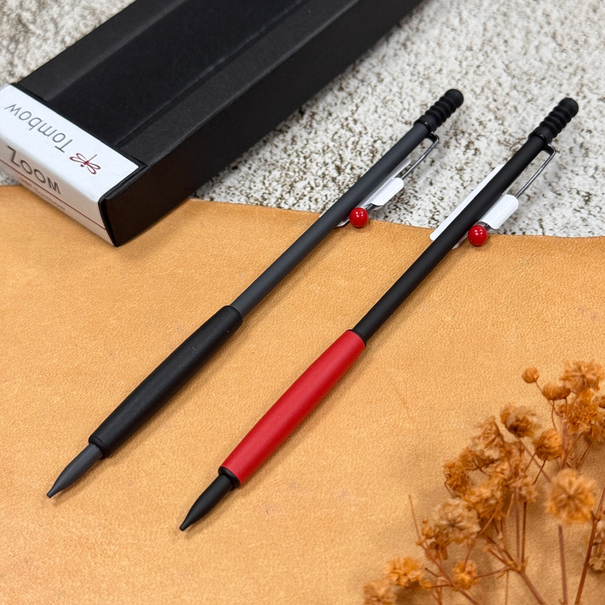 TOMBOW 蜻蜓  Zoom707 手帳式霧黑自動鉛筆 紅點