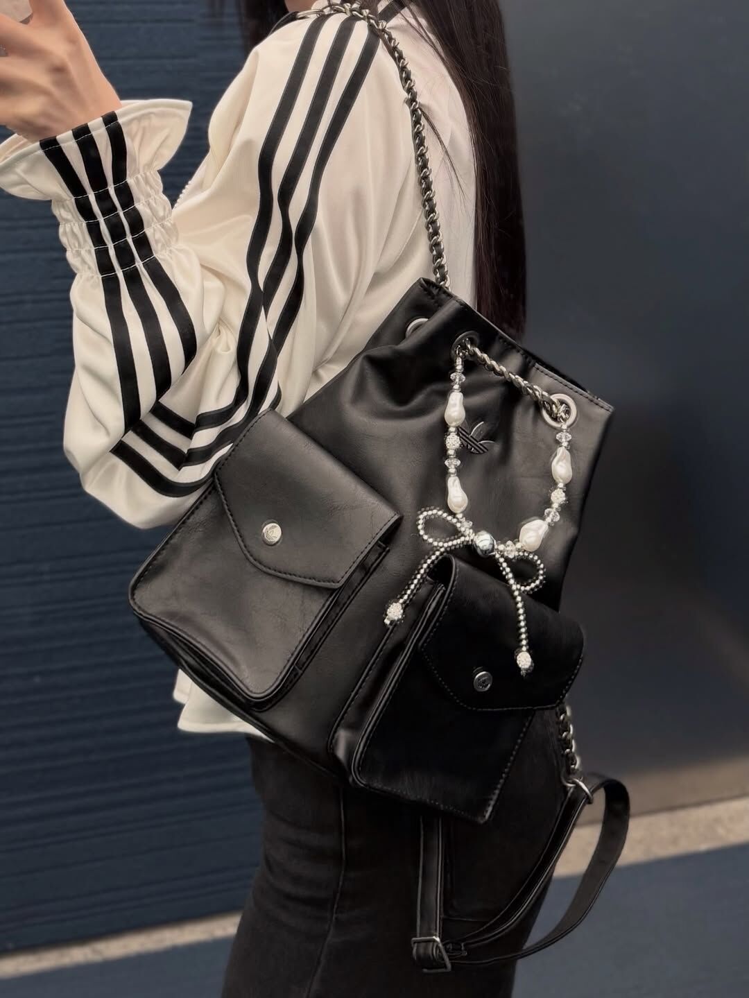 【Luxury】現貨 國外限定 ADIDAS 小香風鍊條包  三用 肩背包 後背包 手拿托特包肩背 斜背鍊條魚骨 黑色 皮革