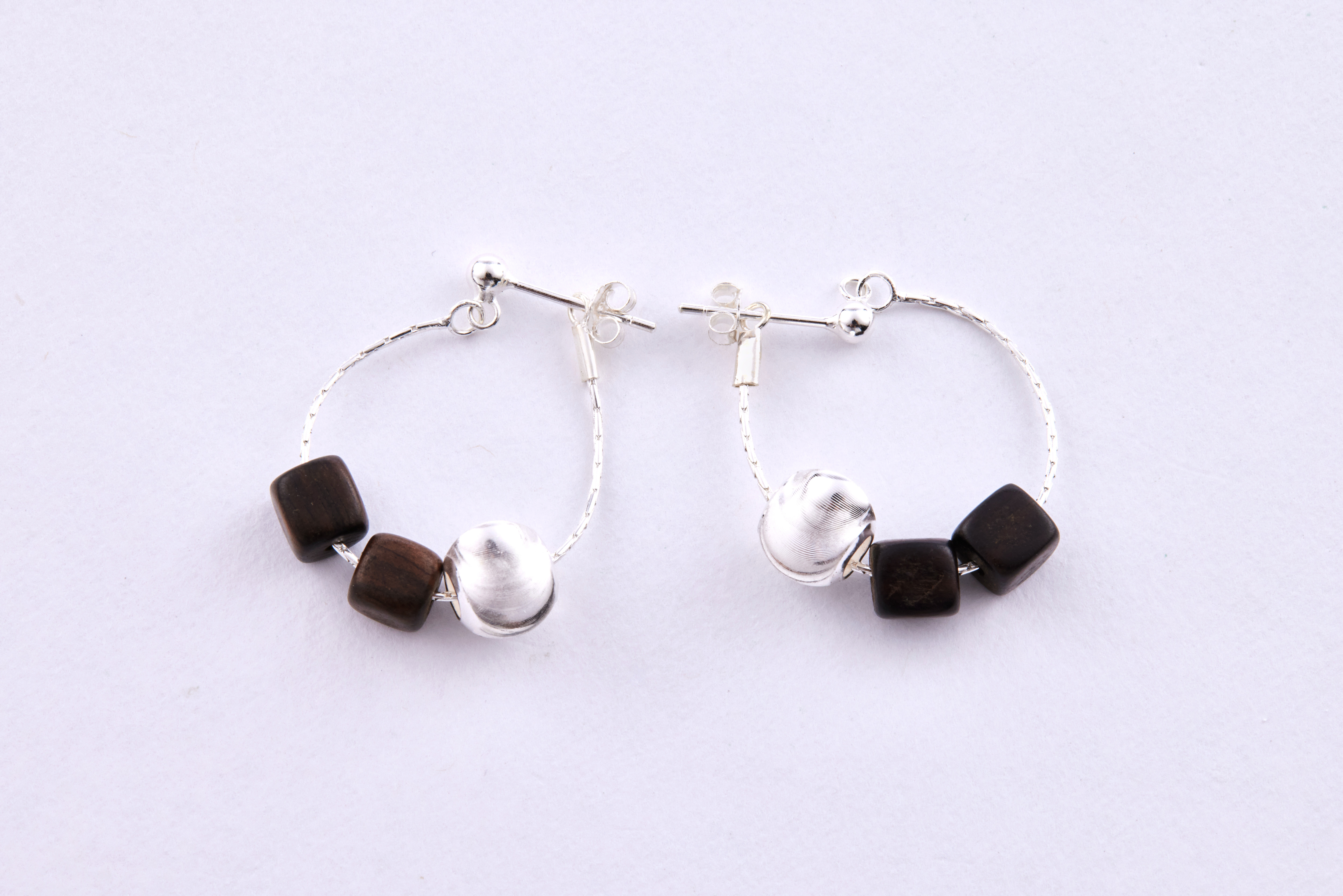 E2681 | 純銀貓眼沉香木耳環