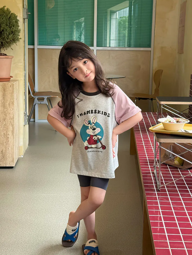 售後不追【H0388】夏季女童兔子滑板撞色T恤(90-170)