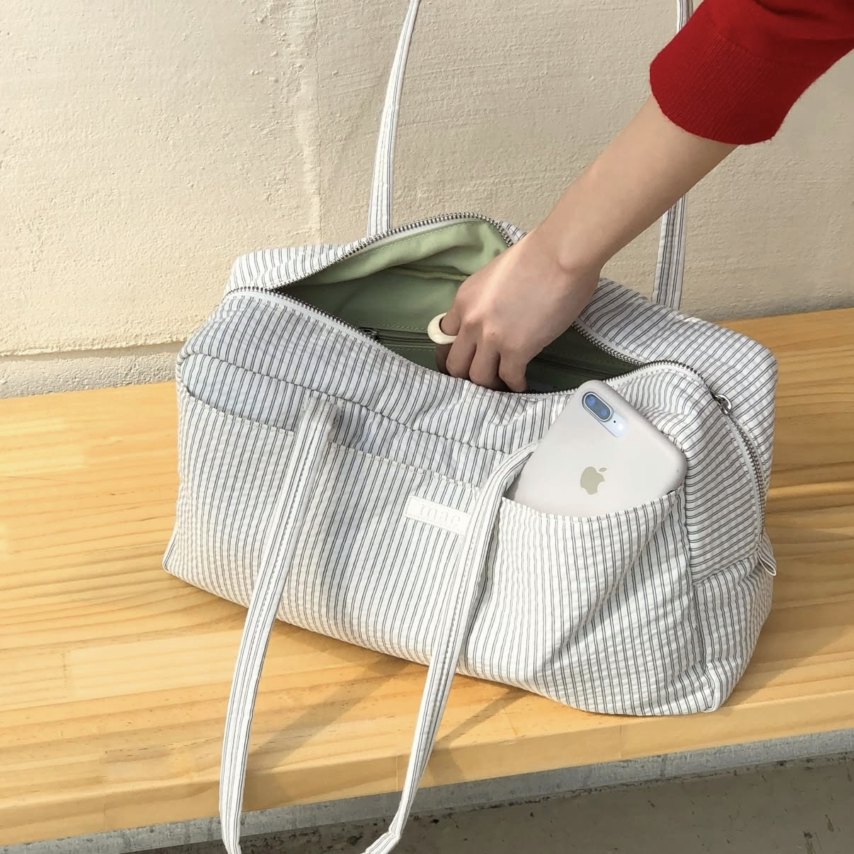 <韓國代購> MUCU AND EBONY COZY SQUARE BAG