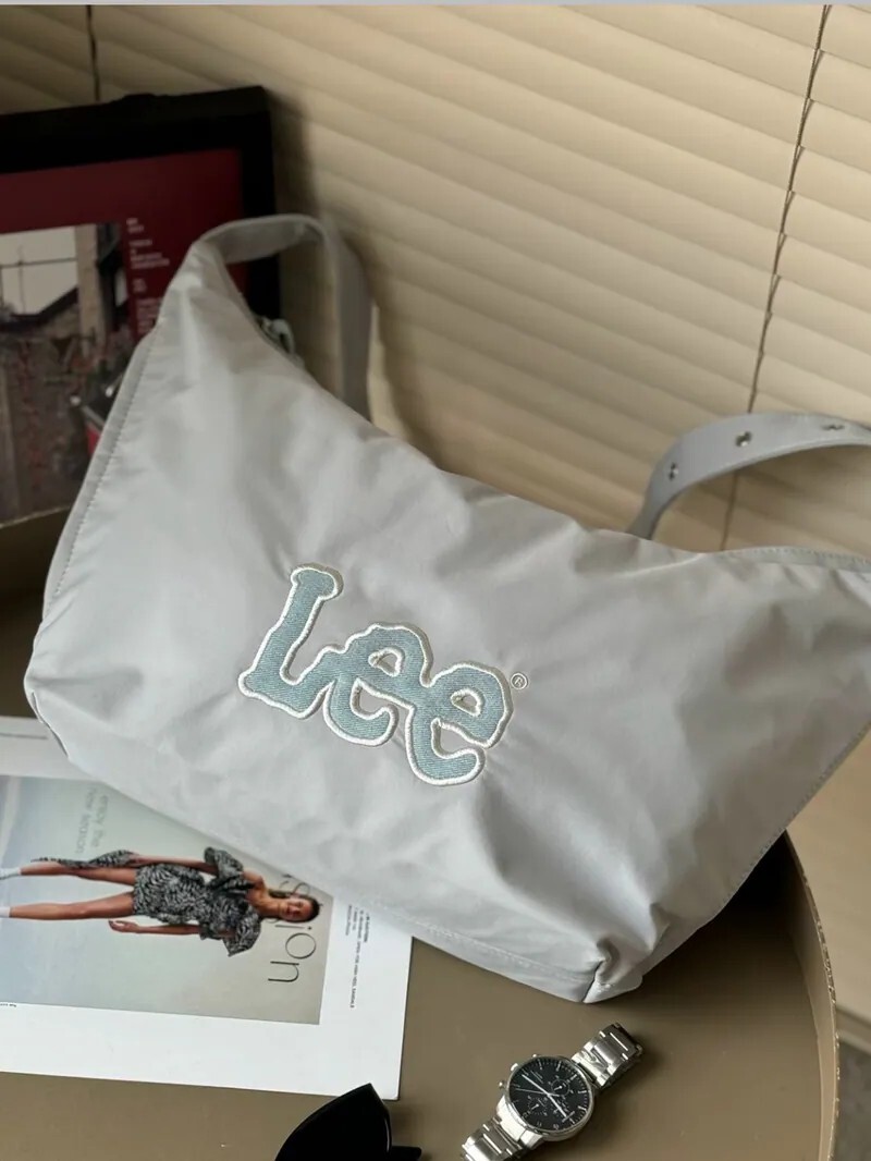 LEE 多孔 肩帶 月牙包 時尚 百搭 日系小眾 日常 女款