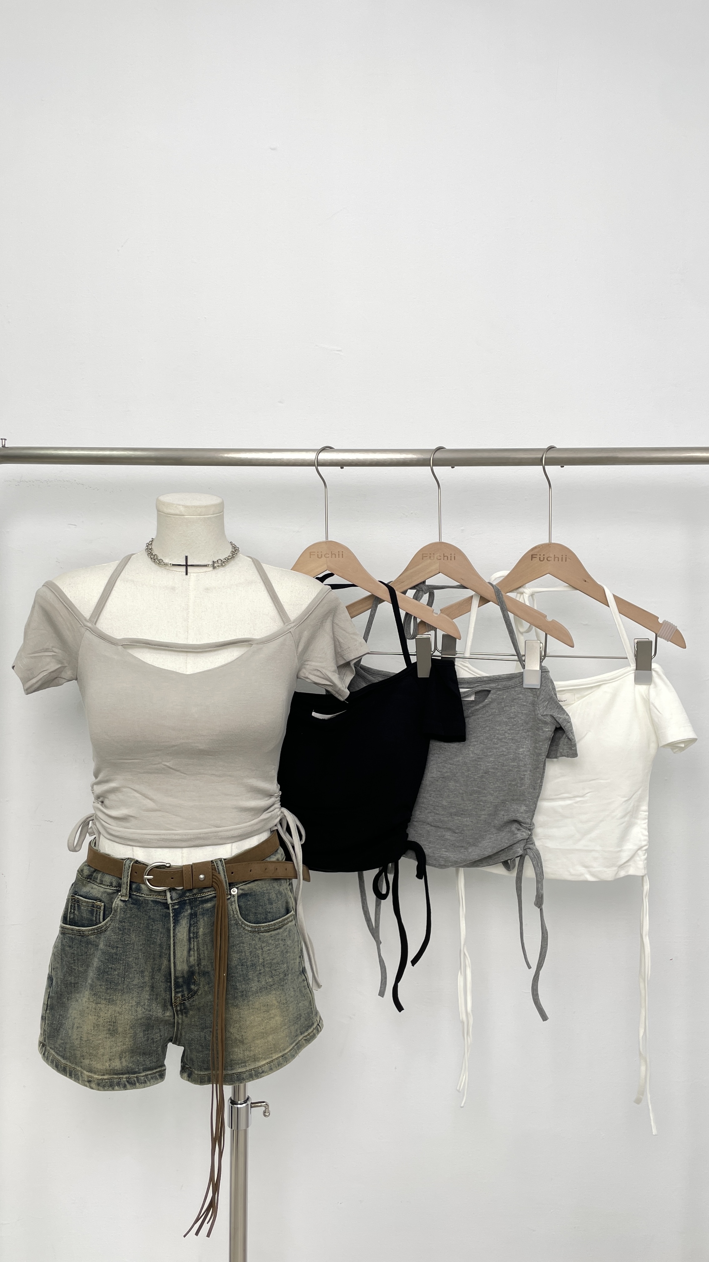 A140現貨性感設計側抓皺上衣